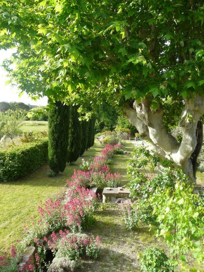 La Capucine Bed & Breakfast Lagnes Bagian luar foto