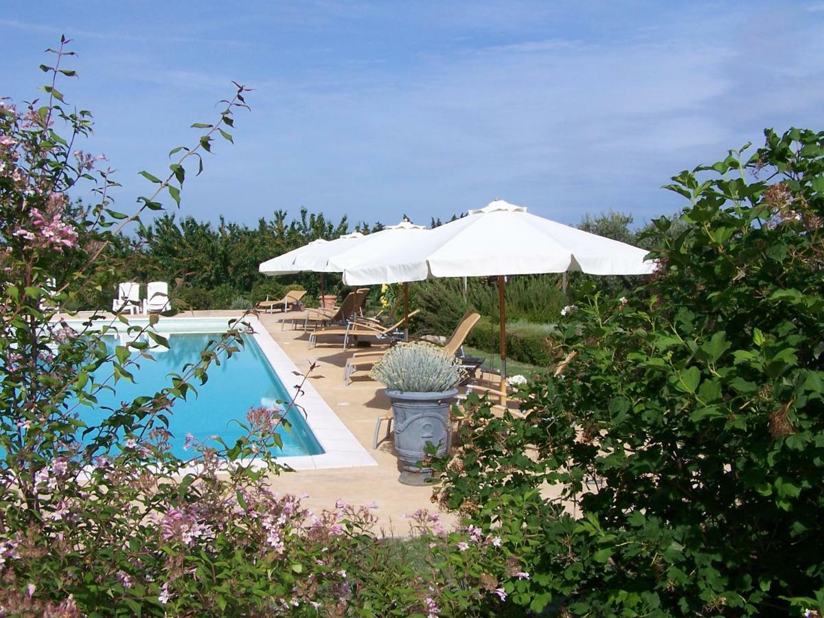 La Capucine Bed & Breakfast Lagnes Bagian luar foto