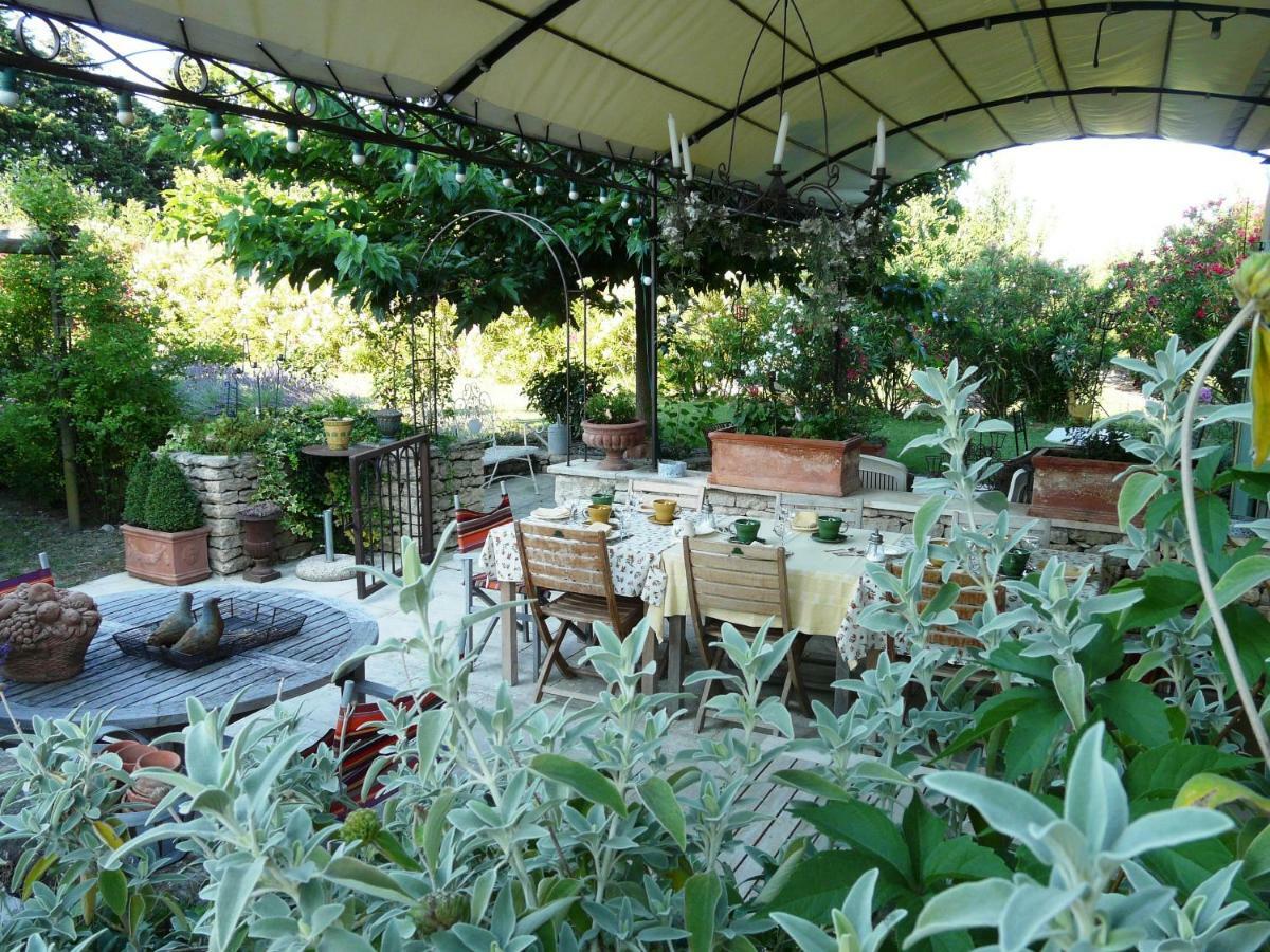 La Capucine Bed & Breakfast Lagnes Bagian luar foto