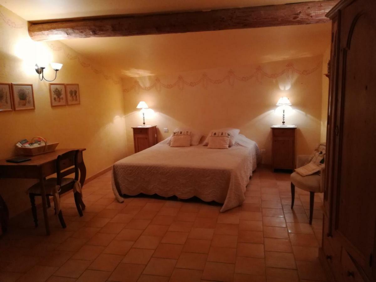 La Capucine Bed & Breakfast Lagnes Bagian luar foto